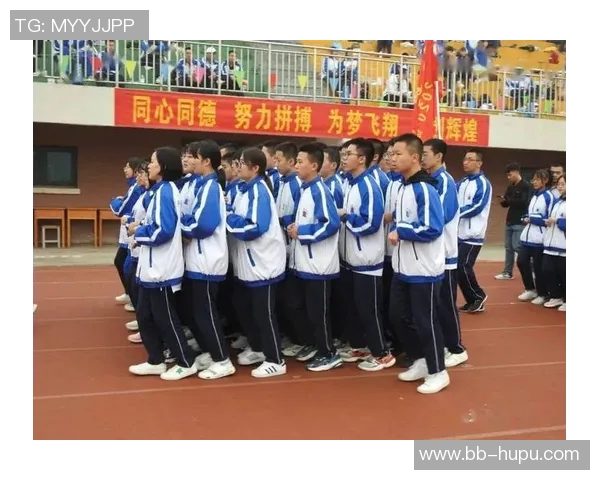 以球星坚韧拼搏诠释足球精神点燃绿茵梦想凝聚奋进力量 以球星坚韧拼搏诠释足球精神点燃绿茵梦想凝聚奋进力量