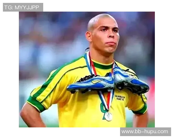 度全球最具影响力足球球星盘点与精彩赛场表现回顾