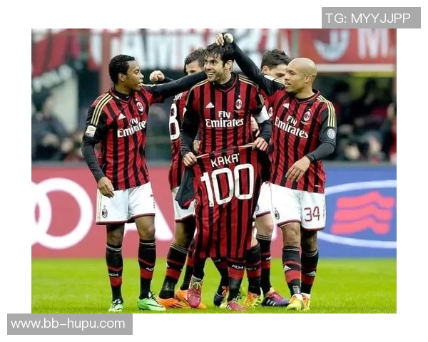 足球巨星家庭温馨合影展现亲情与荣耀的完美融合 足球巨星家庭温馨合影展现亲情与荣耀的完美融合